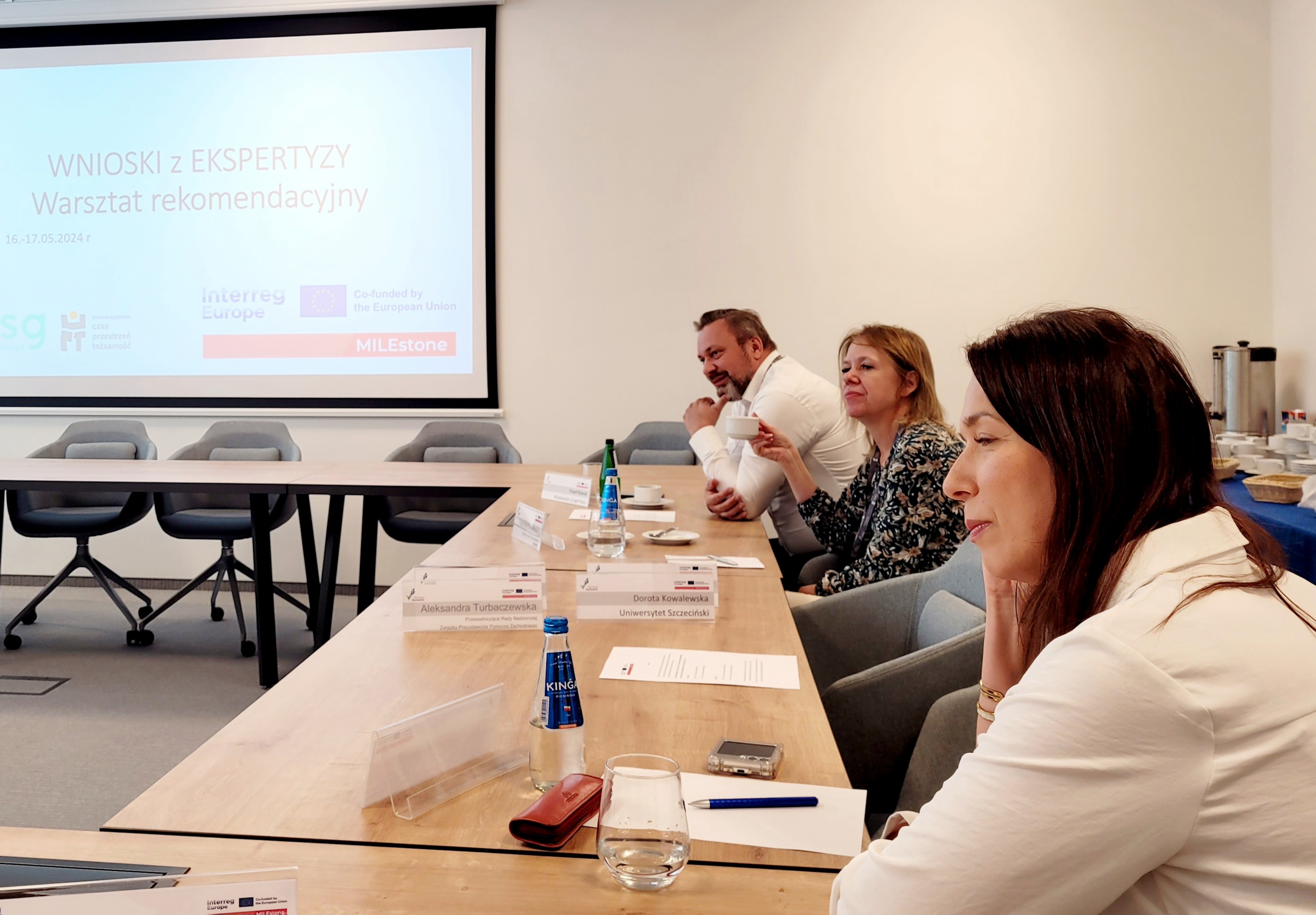 3 organizator i uczestniczy spotkania organizowanego w siedzibie Urzędu Marszałkowskiego w ramach projektu MILEstone