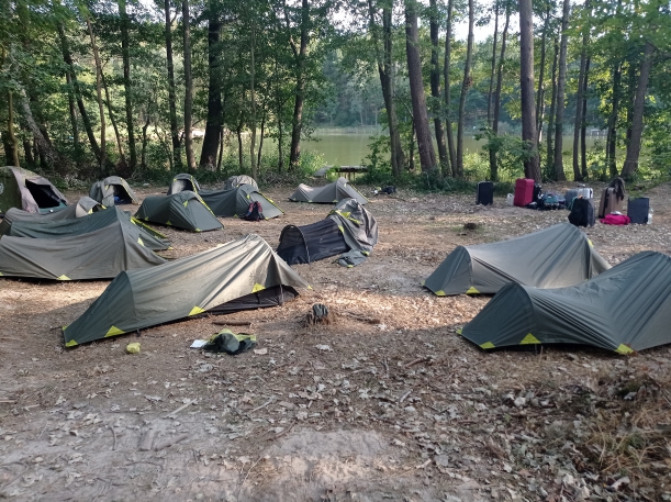 namioty postawione przez pierwszych uczestników Intensywnych Treningów Wyjazdowych